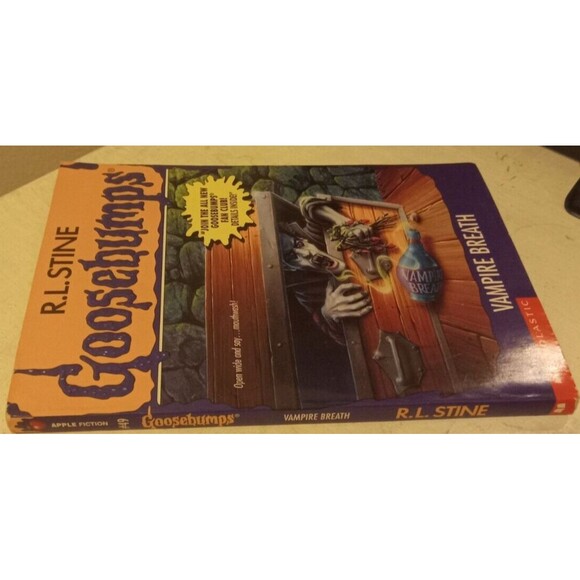 R.L. Stine's Goosebumps Book #49 Vampire Breath Preowned - Picture 3 of 7